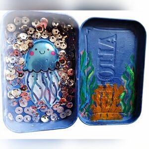 Jelly Fish Underwater Ocean Scene In Altoid Tin